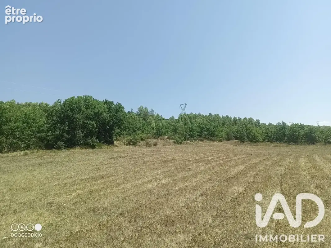 Terrain 49000 m² à Esparron-De-Verdon · 59 900 €