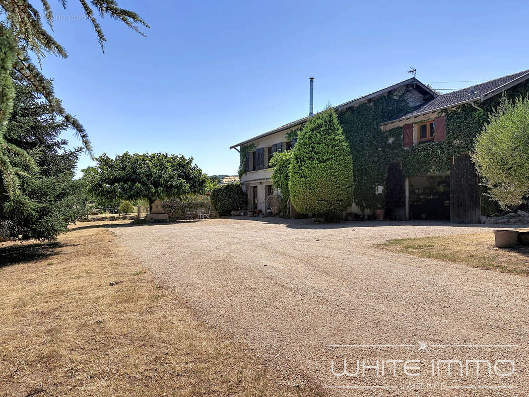 'la source' - vente co-exclusivité, vaugneray, maison 182 m2, 4 chambres, terrain 3300 m2, piscine - photo 3