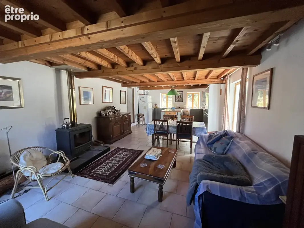 Propriete renovee avec plus de 25 hectares - photo 10