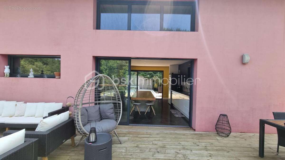 Maison à BUSSAC-SUR-CHARENTE