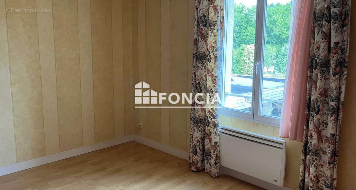 Maison à SAINT-YRIEIX-SUR-CHARENTE