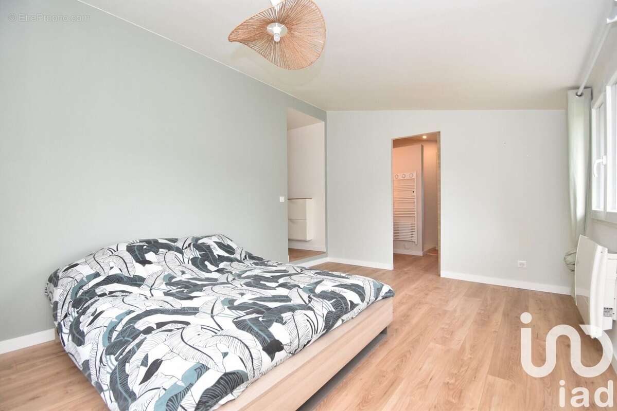 Photo 9 - Maison à PINS-JUSTARET