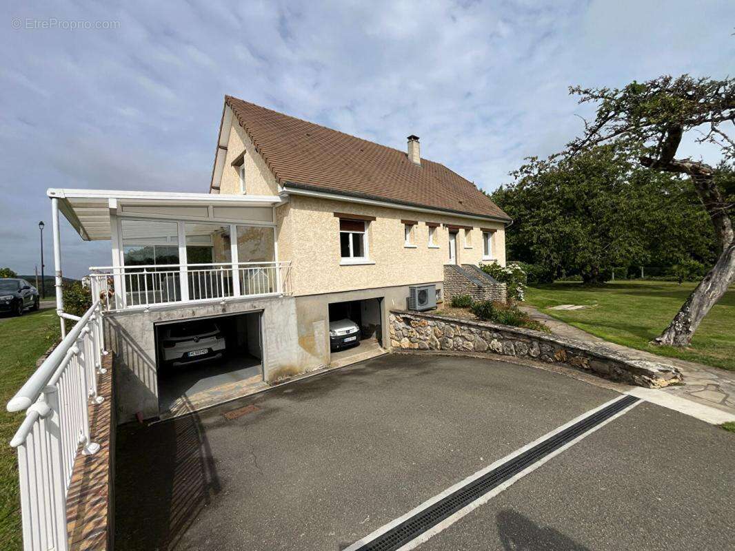 Maison à CHARLEVAL