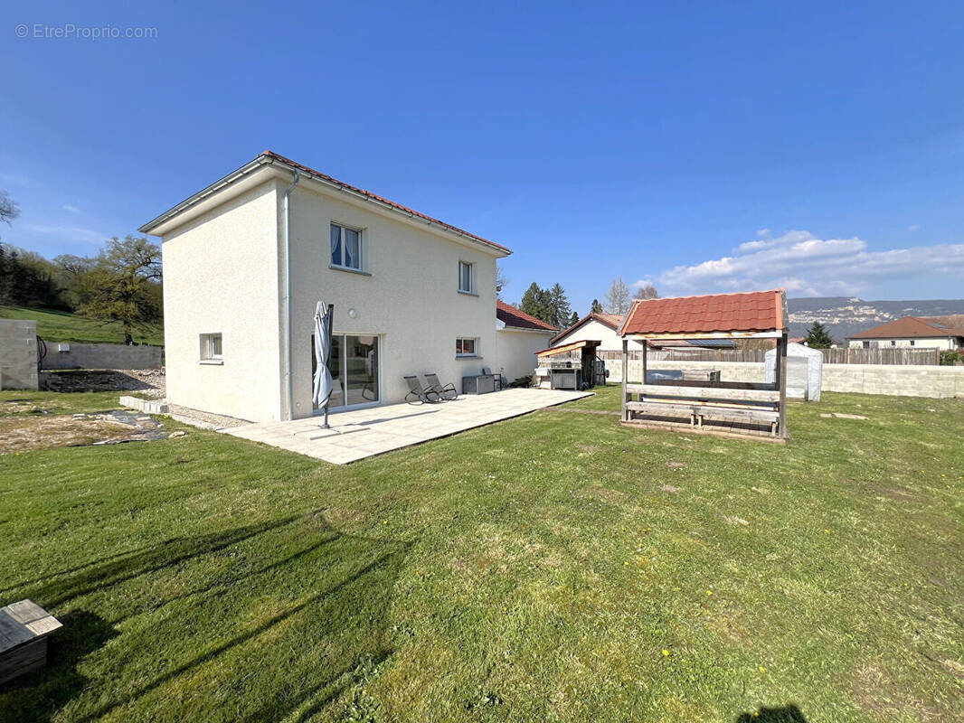 Maison à BOUVESSE-QUIRIEU