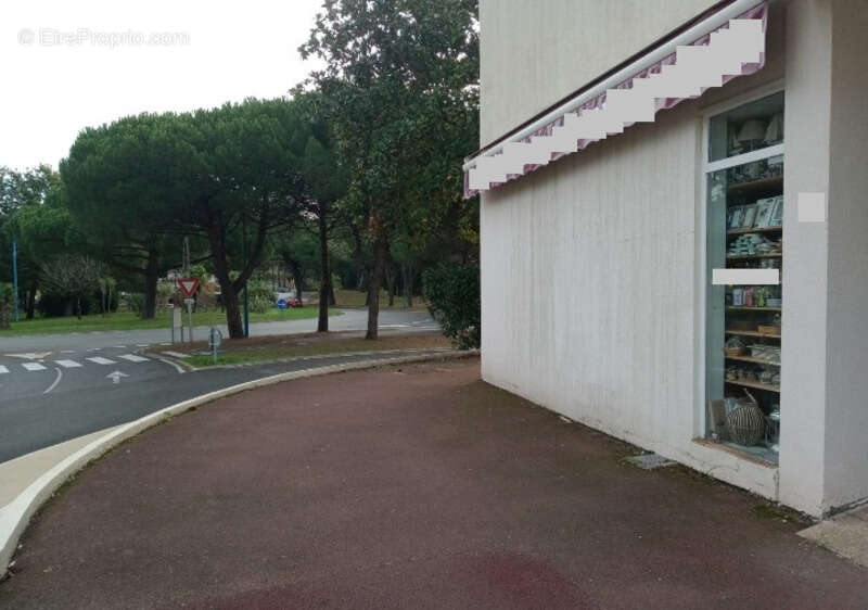 Commerce à LES MATHES