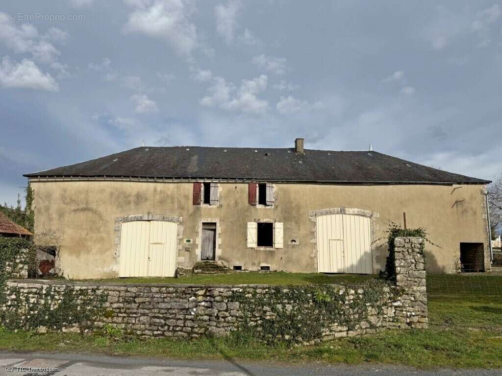 Maison à VERTEUIL-SUR-CHARENTE