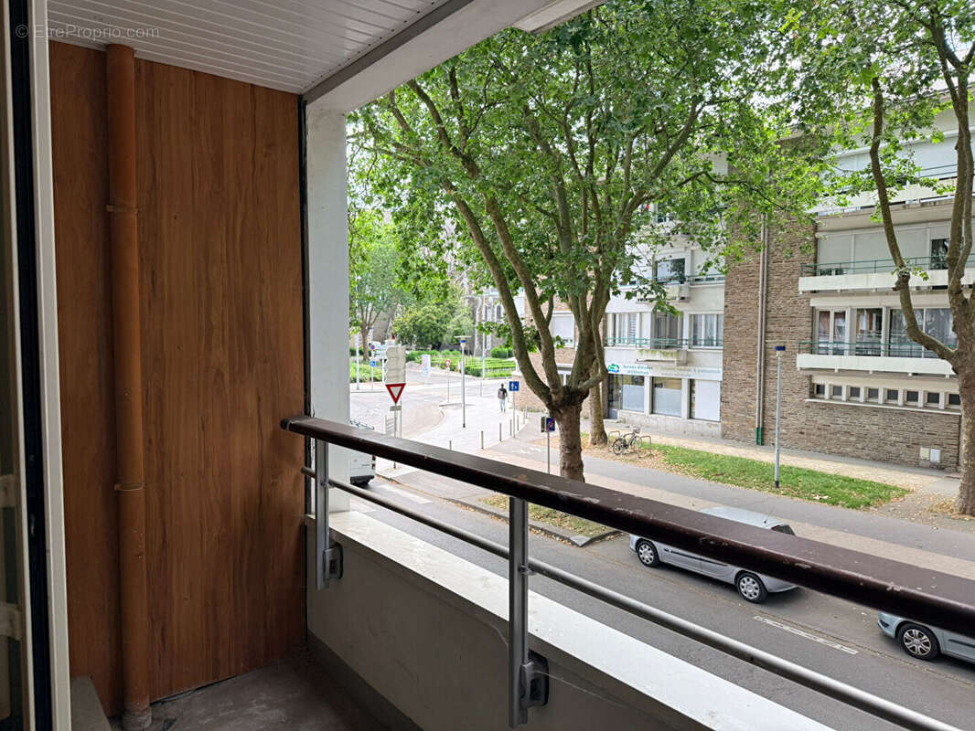 Appartement T4 de 90m² proche place du commando - photo 8