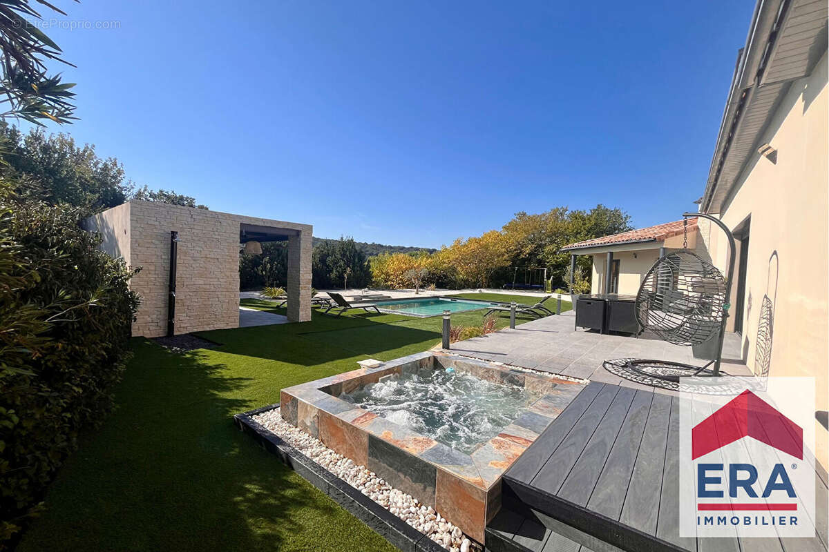 Maison à LES GRANGES-GONTARDES