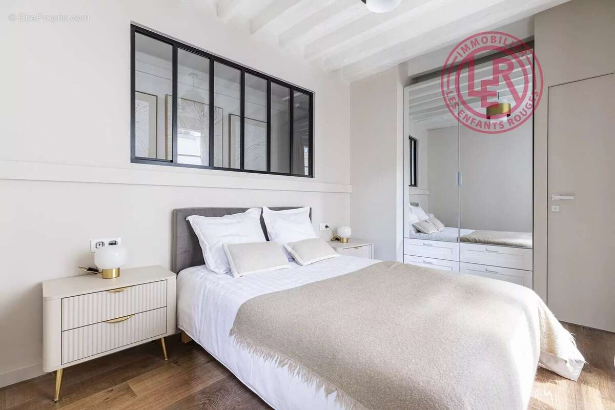 Appartement à PARIS-3E