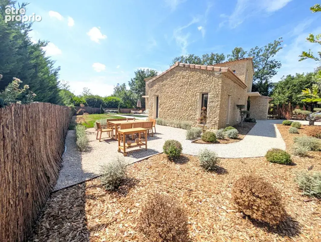 Gordes - Élégante maison contemporaine de 175 m² avec piscine - photo 2