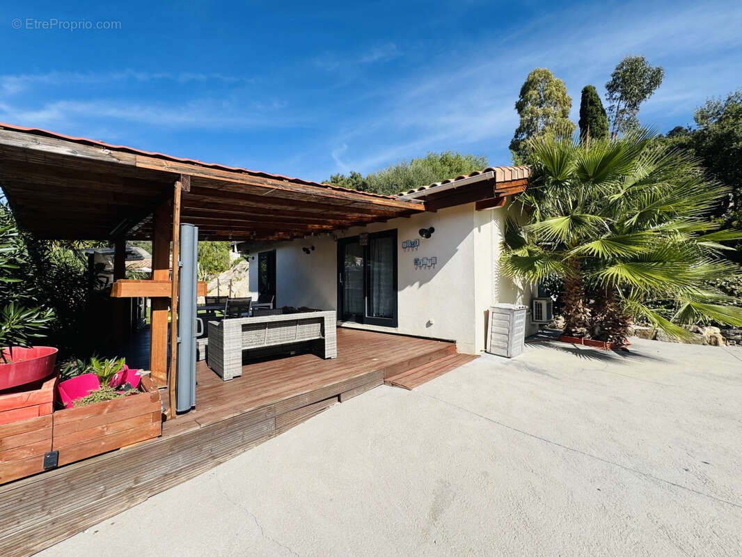 Maison à BORMES-LES-MIMOSAS