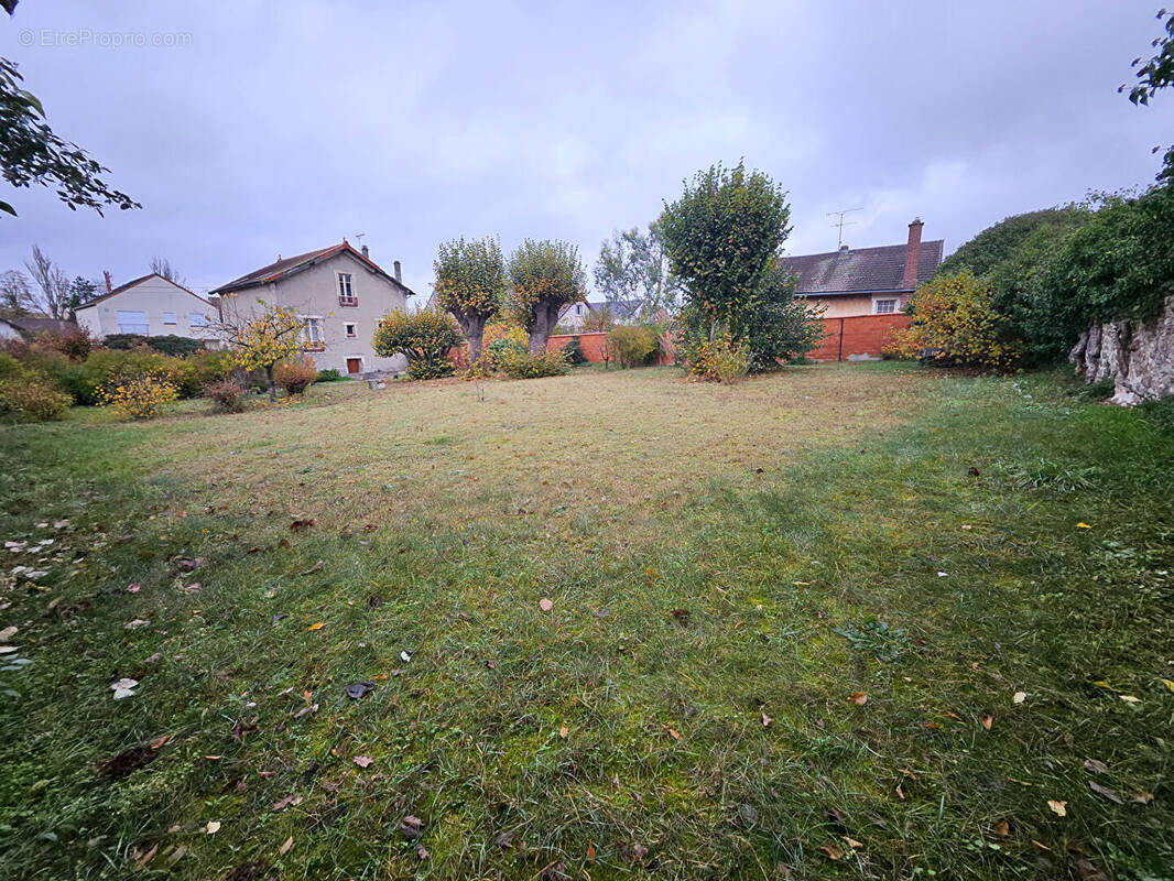 Terrain à CONFLANS-SAINTE-HONORINE