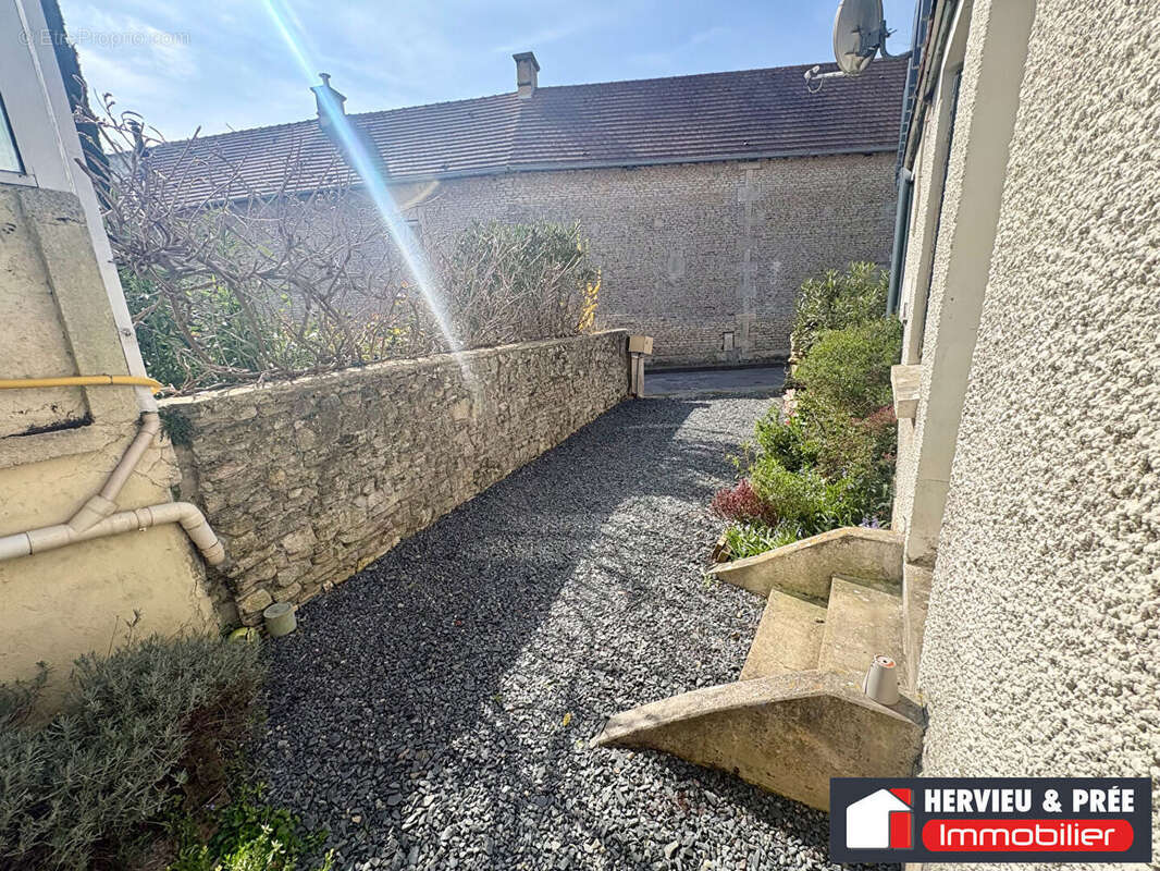 Maison à HERMANVILLE-SUR-MER