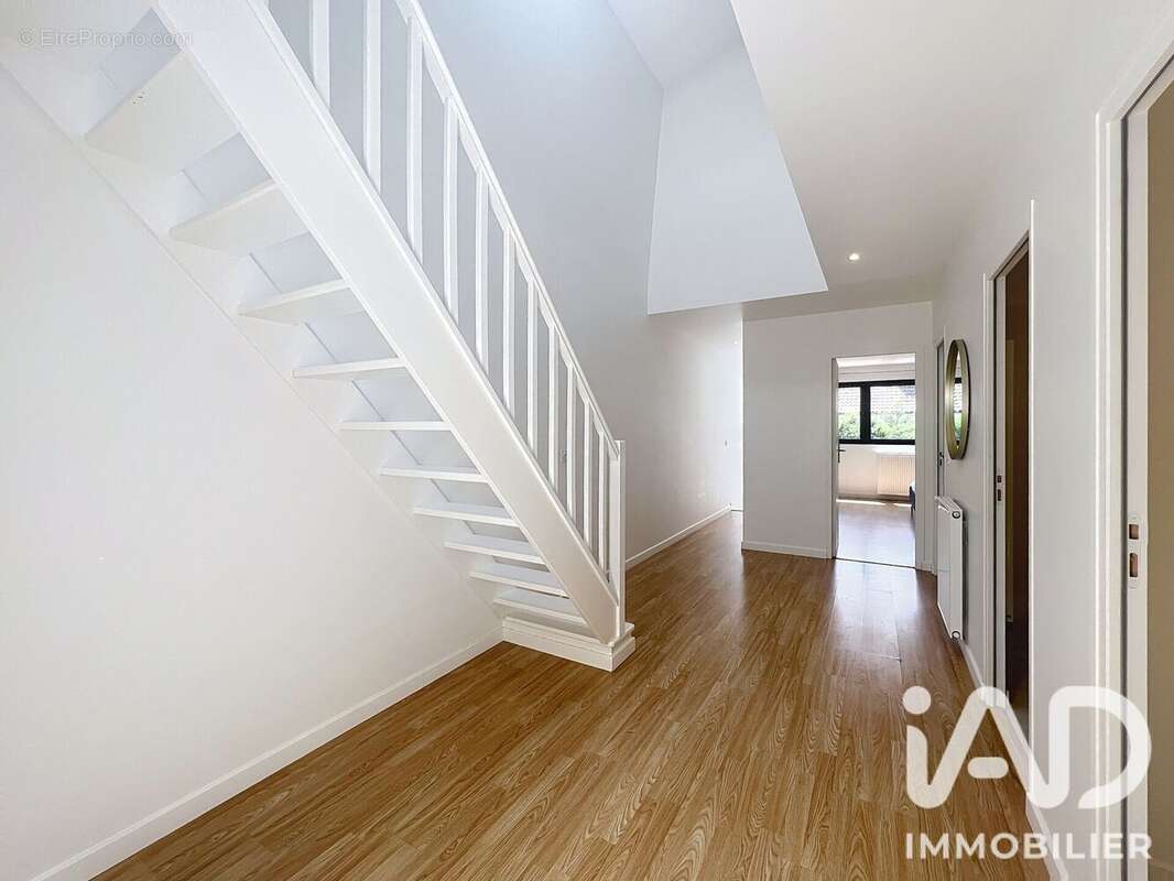 Appartement 147 m² à Champigny-Sur-Marne  - photo 3