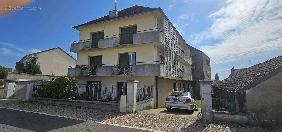 Appartement à COULANGES-LES-NEVERS
