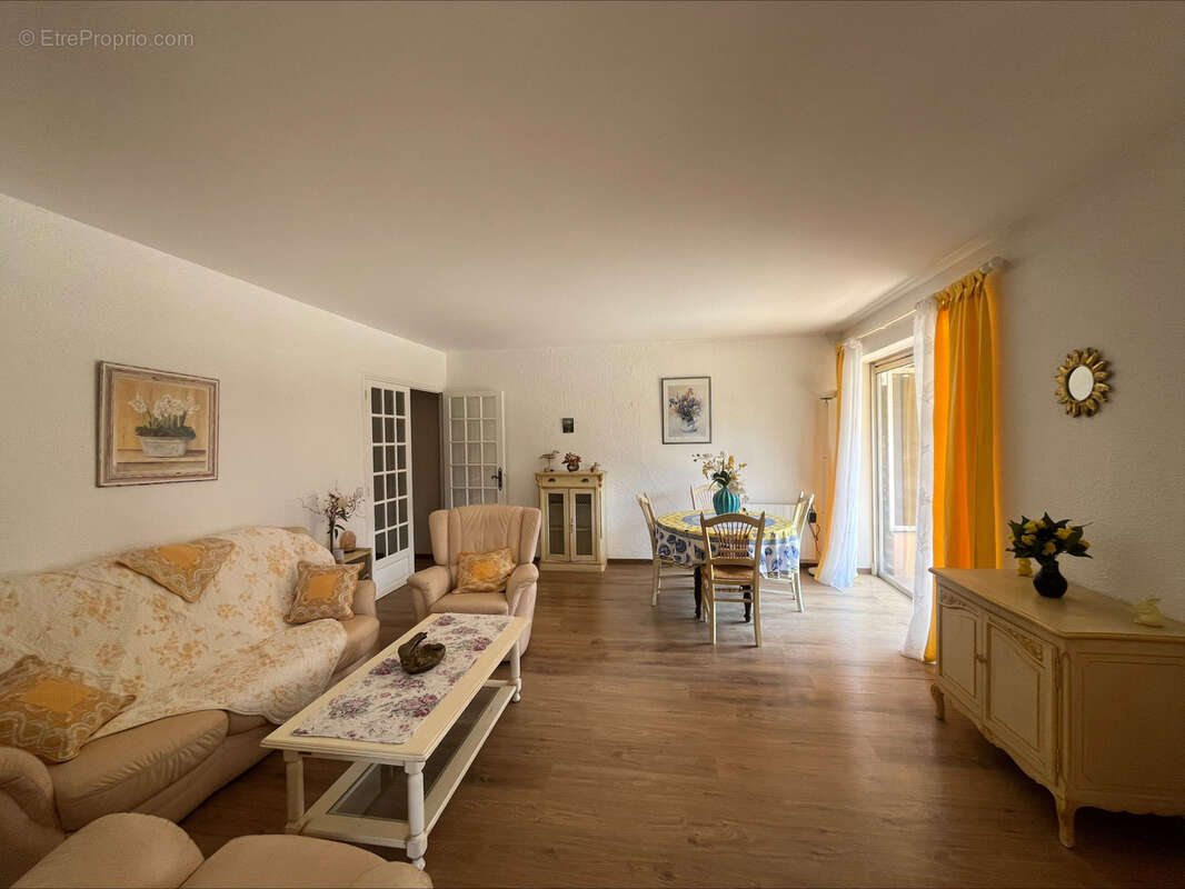 3 pièces avec deux terrasses et box   Centre de Saint-Tropez à pied - photo 4