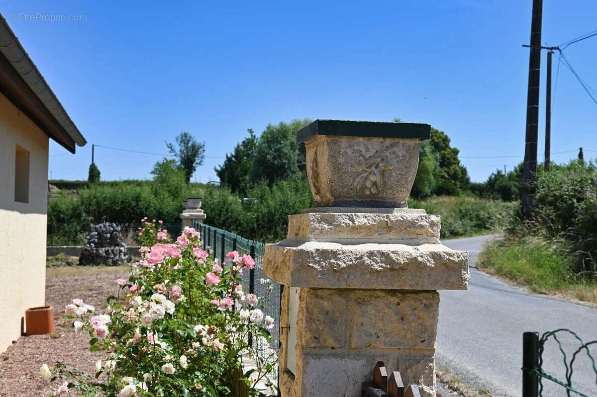 Maison à CERCY-LA-TOUR
