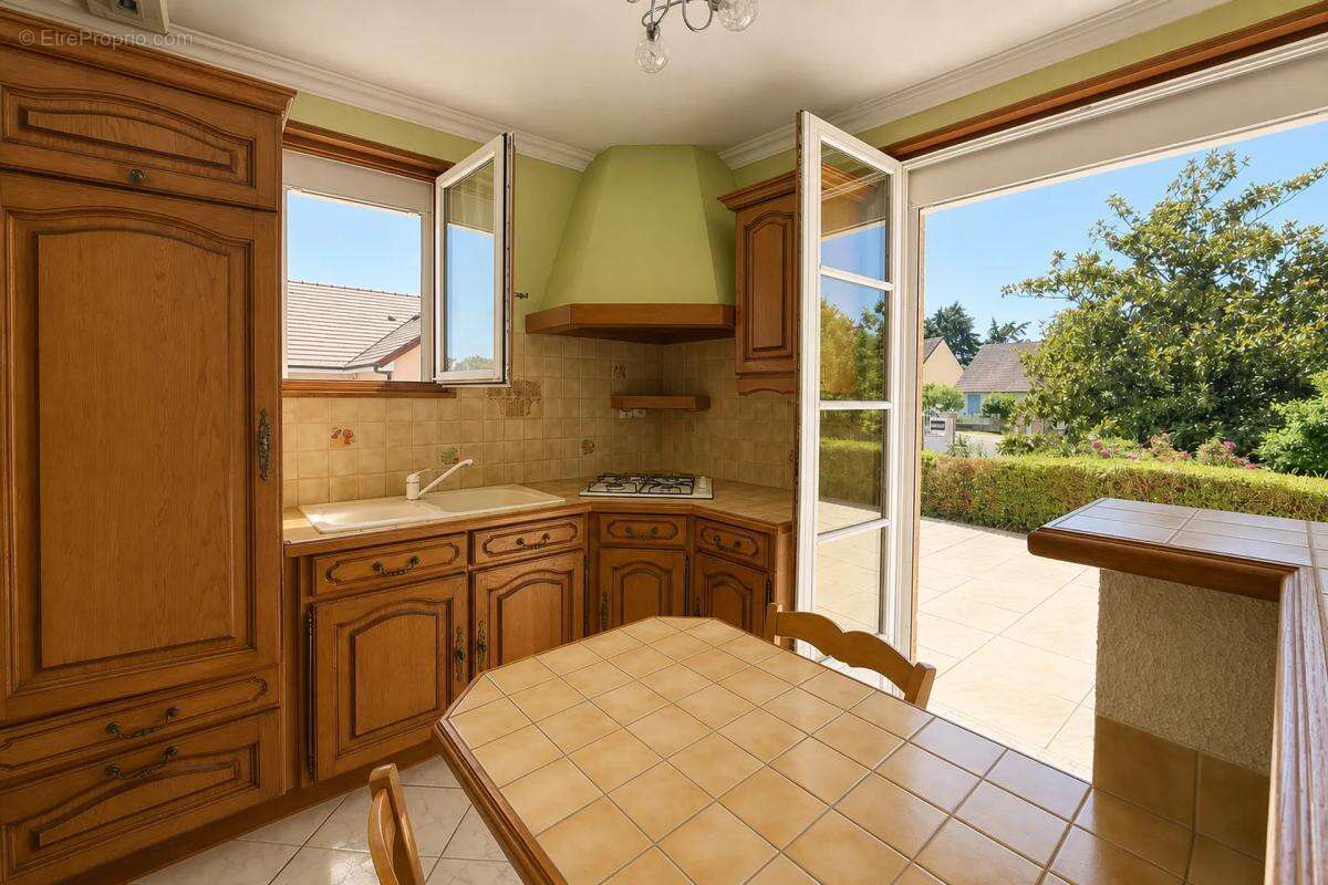 Maison 6 pièces de 187 m² avec appt indép., véranda, garages - photo 11
