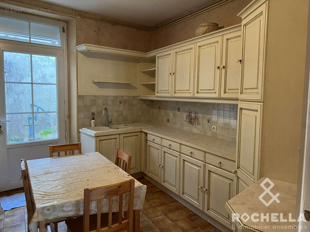 Maison à SAINT-JEAN-D'ANGELY