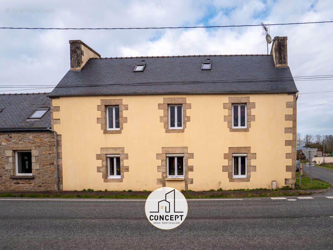 Maison à PLOUIGNEAU