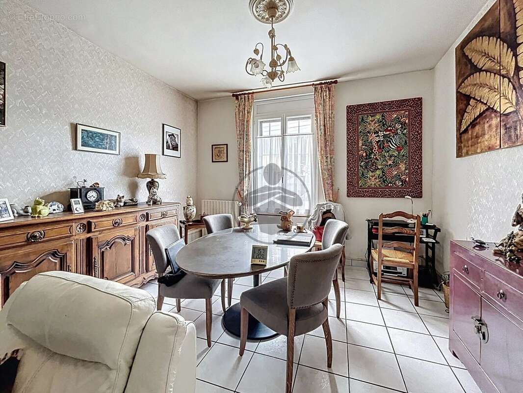 Maison à SAINT-QUENTIN