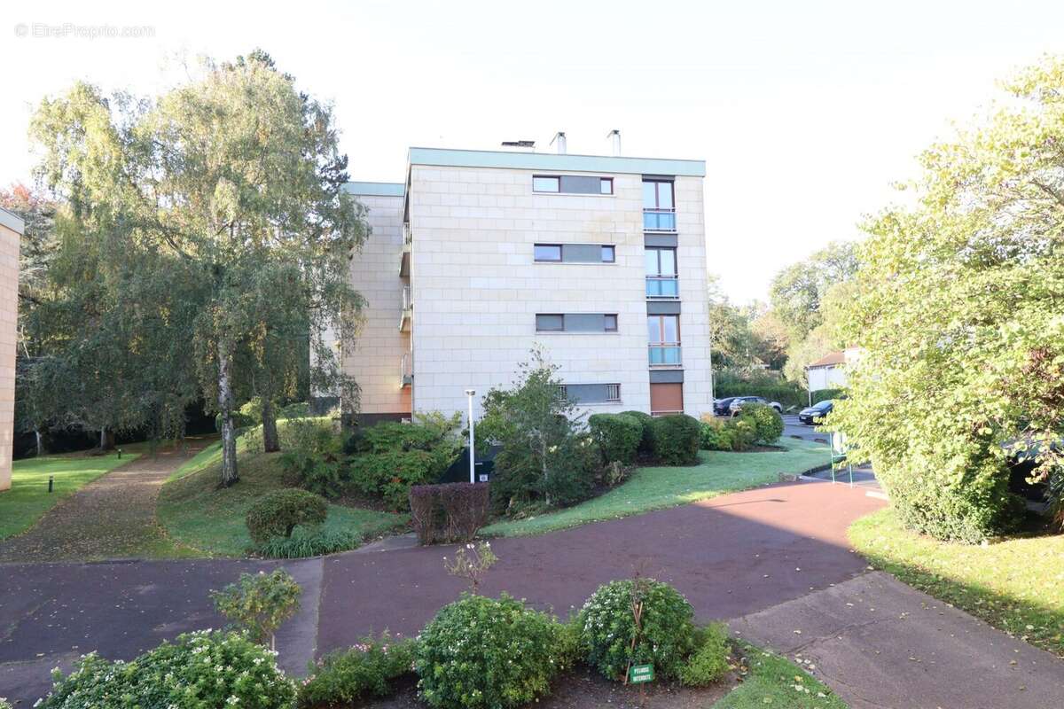 Appartement à LOUVECIENNES