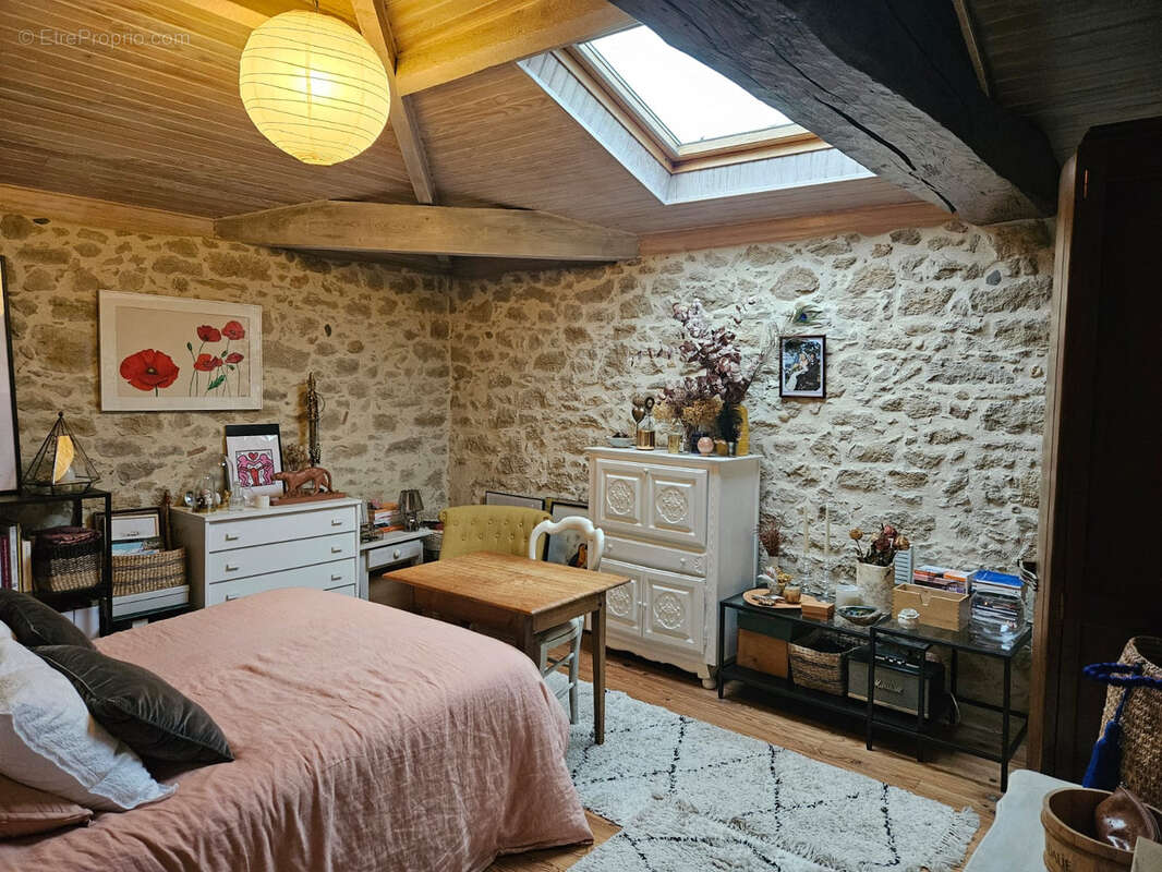 Maison à NEUFFONS