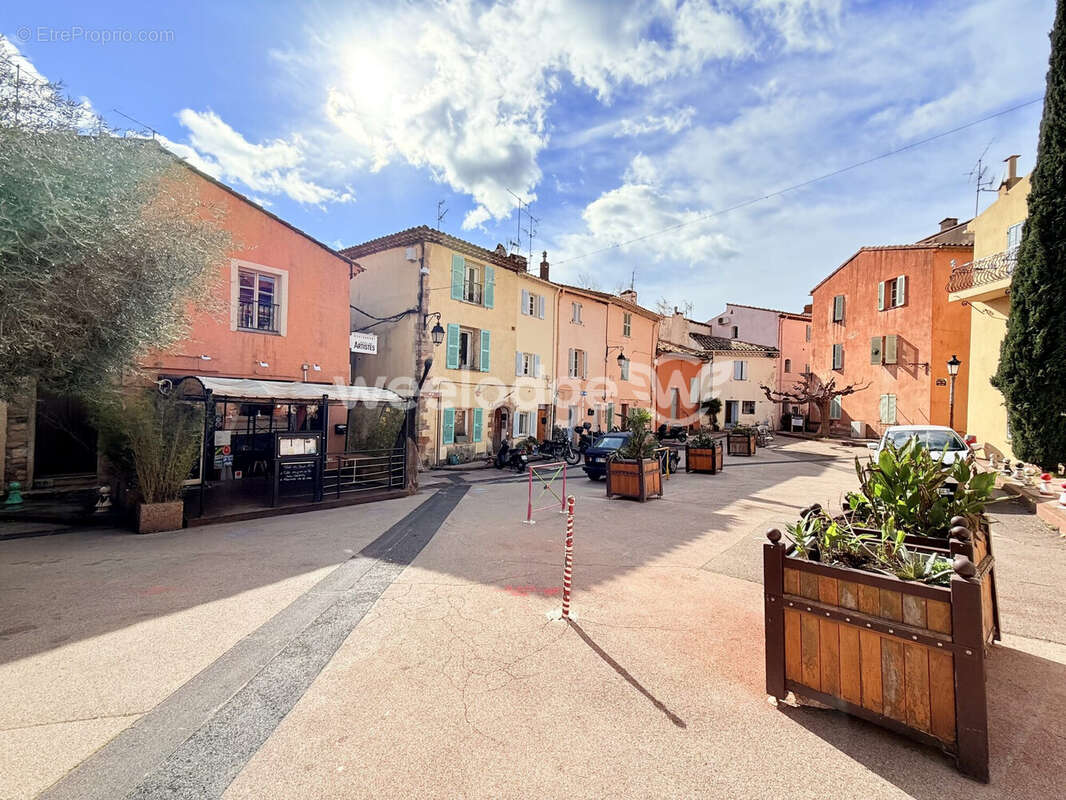 Appartement à FREJUS