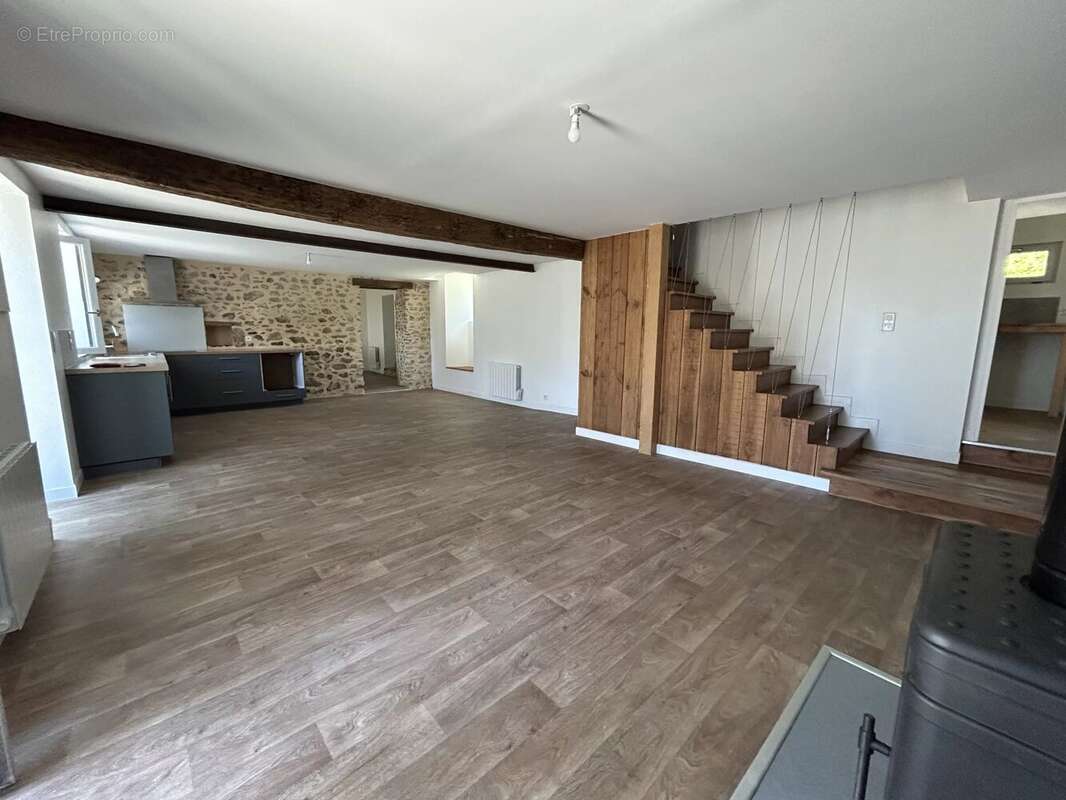 Maison à FAYE-L'ABBESSE