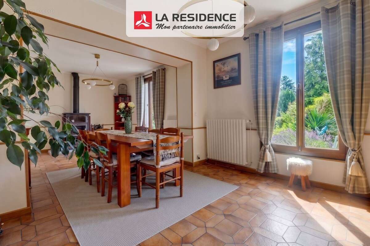 Maison 174 m² à Houdan  - photo 2