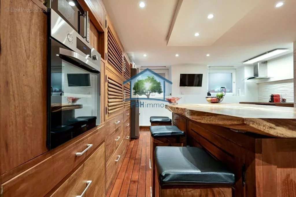 Appartement à MARSEILLE-6E