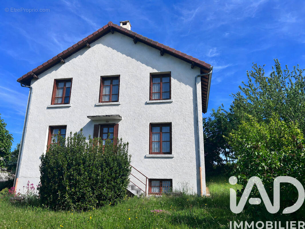 Photo 1 - Maison à LADINHAC