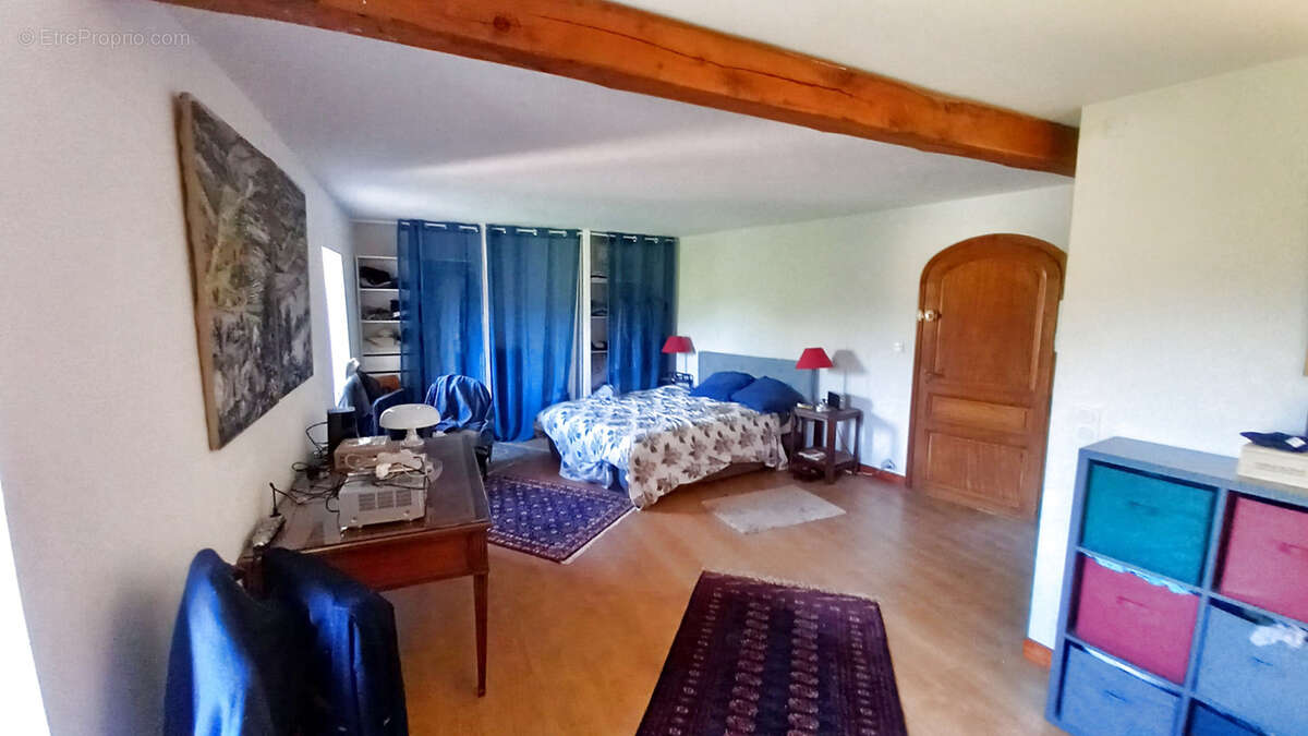 Maison à COLOMBIERES-SUR-ORB