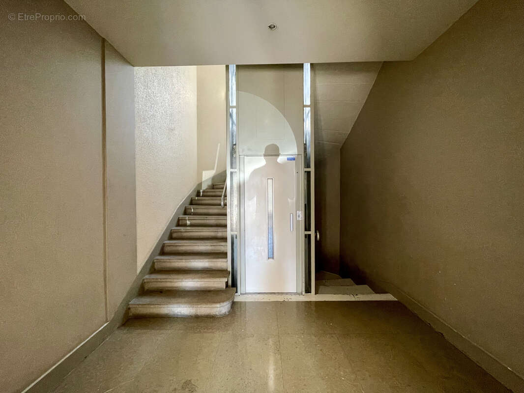 Appartement T3 de 85 m2 en plein cœur de Chambéry avec ascenseur - photo 11