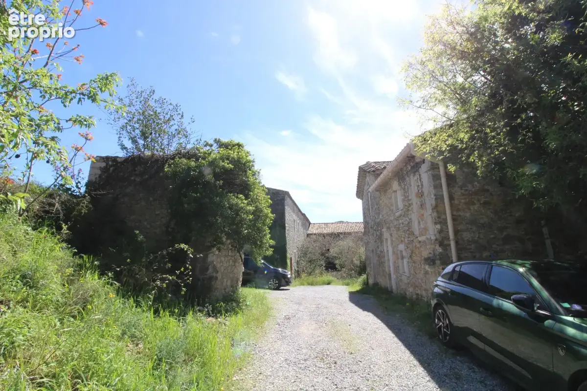 Mas de 2500 m2 sur 26 hectares. - photo 16