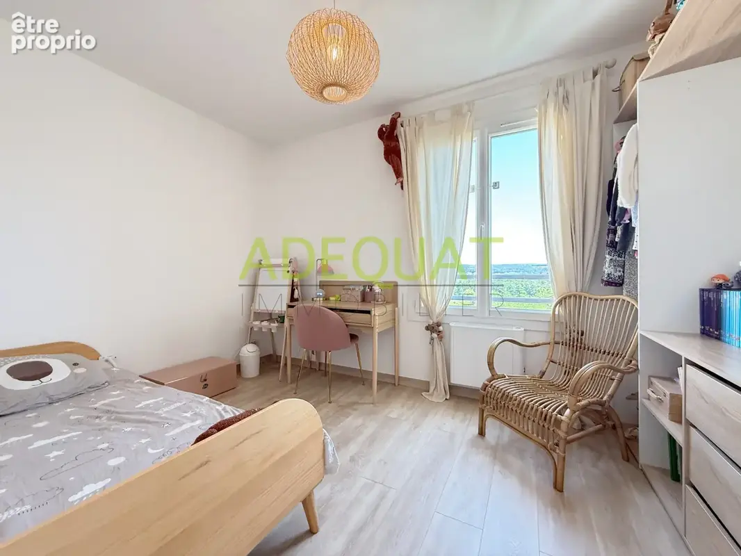 Villefontaine / appartement t5 / 4 chambres / terrasse / cave / garage... - photo 12