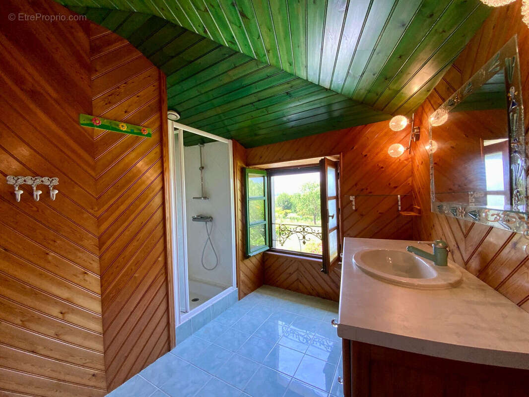 Maison à JARNAC-CHAMPAGNE