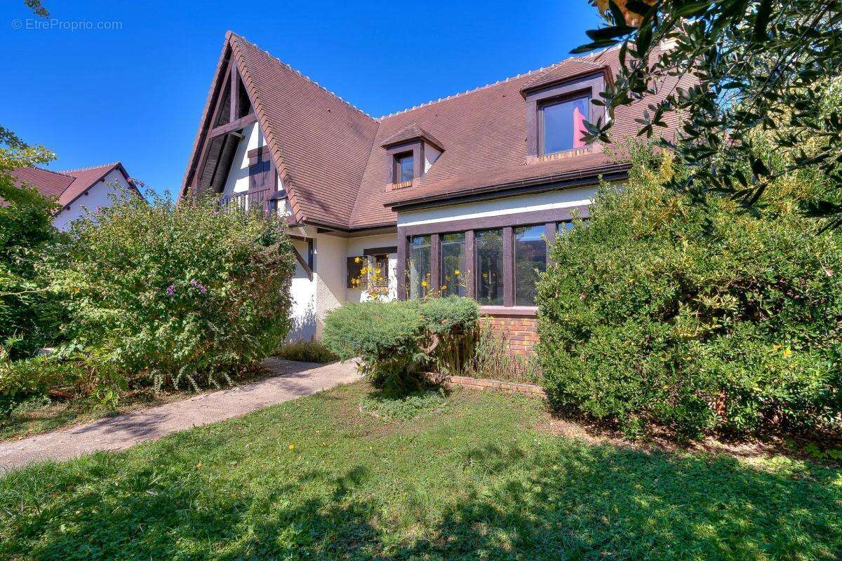 Maison à VILLECRESNES