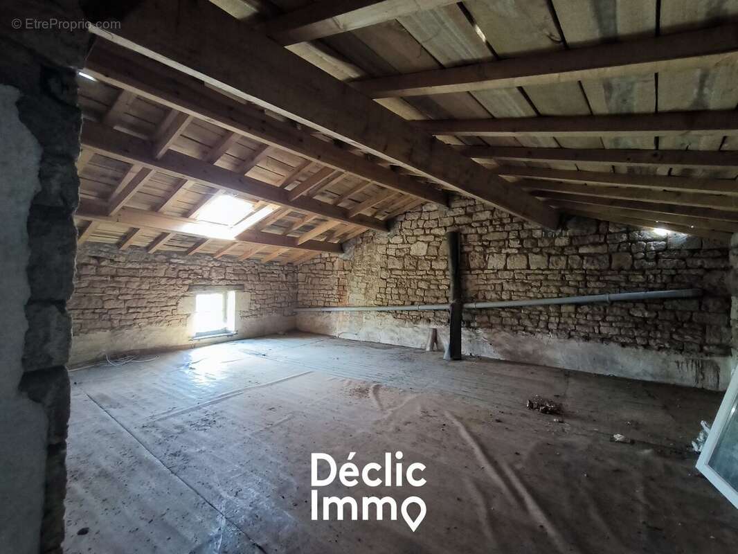 Maison a renover - photo 7