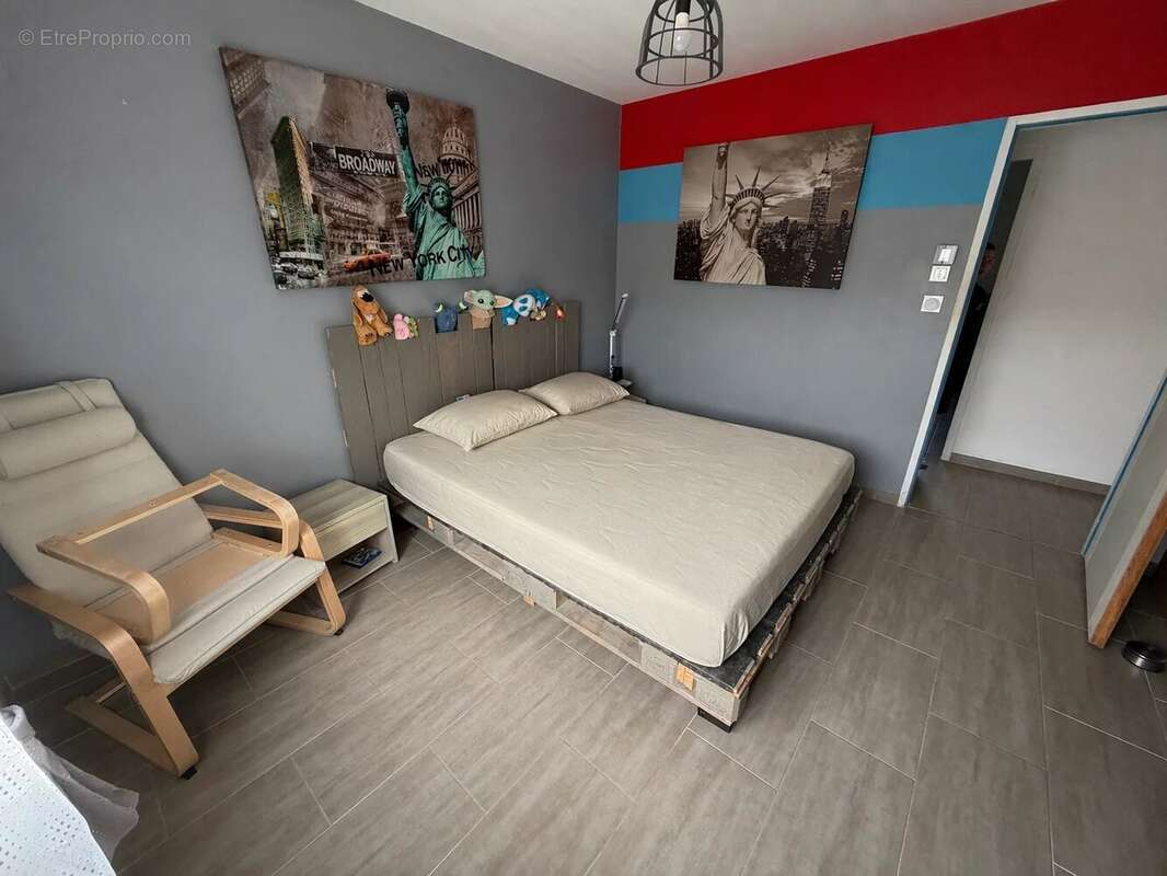 Maison contemporaine de plain-pied de 155m2 habitables avec dépendances sur un terrain de 2 839m2 clos - photo 4