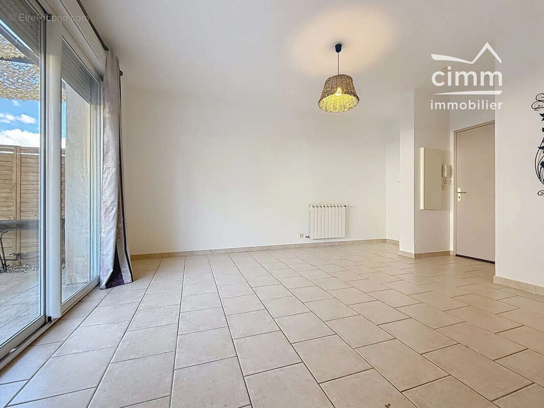 Appartement à L'ISLE-SUR-LA-SORGUE