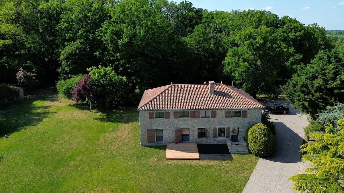 Maison à BRESSUIRE