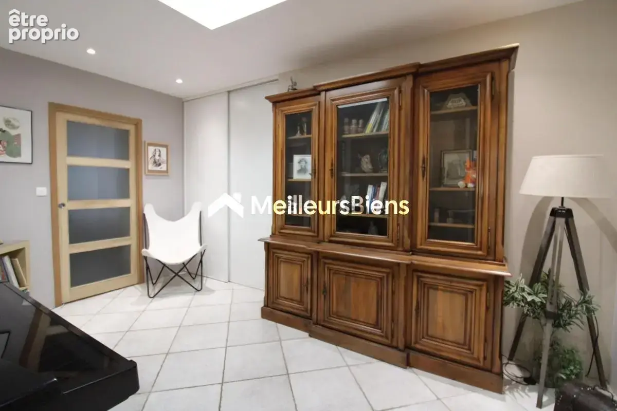 Maison de plain-pied 175 m2 5ch — à châtillon commerces à pieds — avec piscine, studio indépendant et garage - photo 11