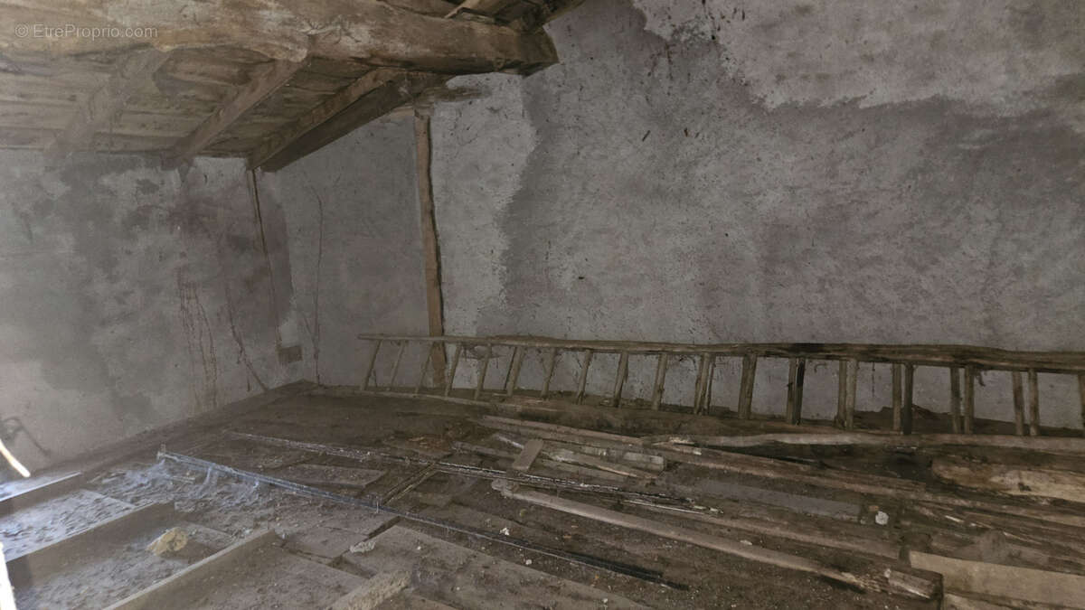 Maison à BUSSIERE-POITEVINE