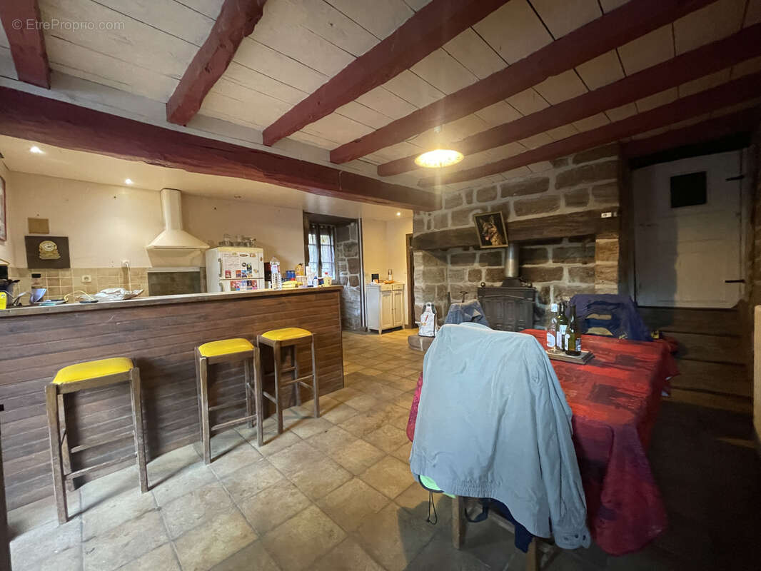 Maison à VARS-SUR-ROSEIX