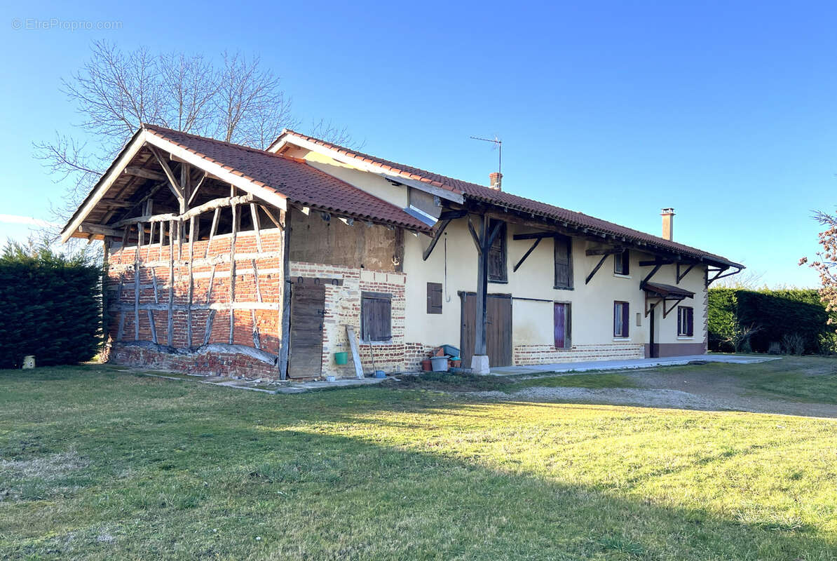 Maison à MEZERIAT