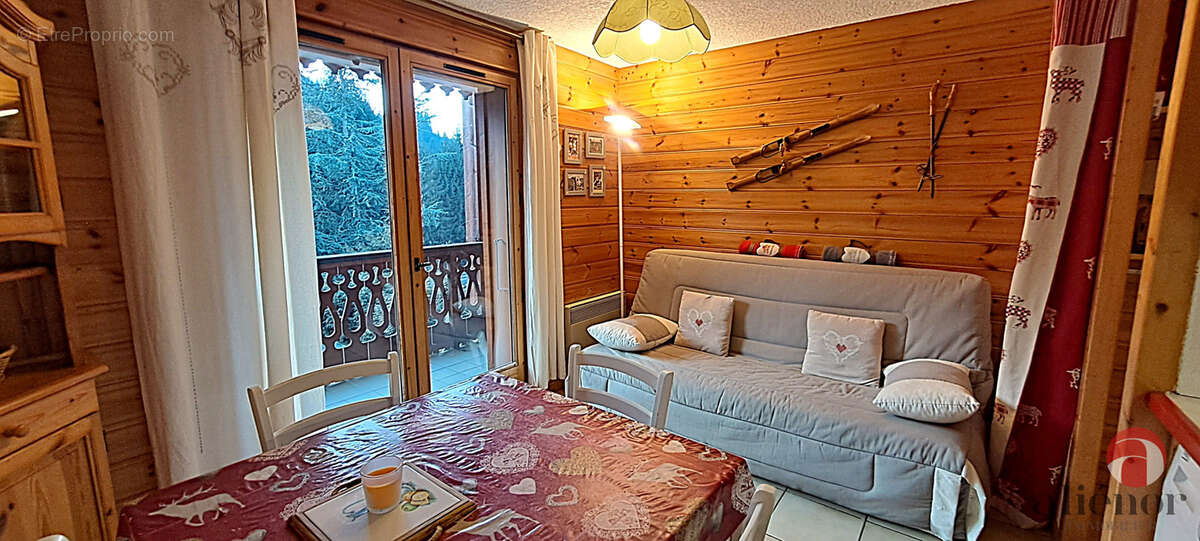 Appartement à MORILLON