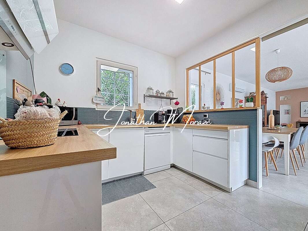 Maison à SAINT-LAURENT-DE-LA-SALANQUE