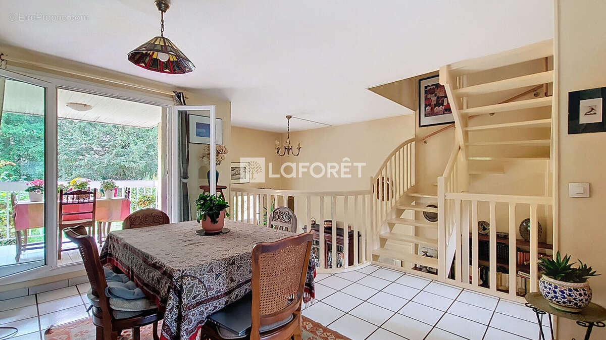 Maison à MONTMORENCY