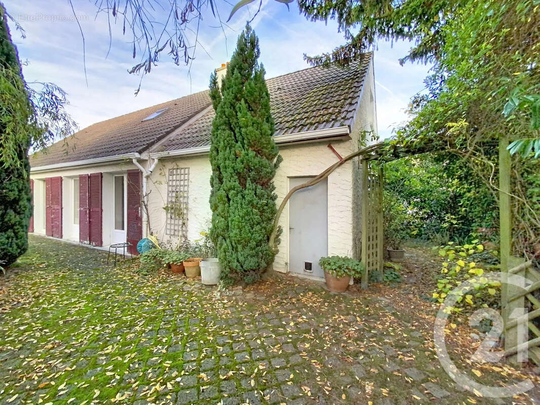 Maison à LE MEE-SUR-SEINE